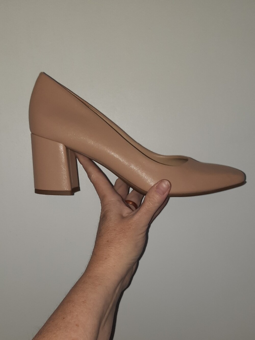 Naturalizer Classic Nude Block Heel Pumps Size 8.5